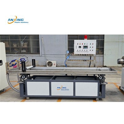 2500-3000 m2/deň Vysokorýchlostná výrobná linka na výrobu stropných PVC panelov